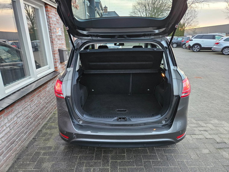 Vehicle Image 32