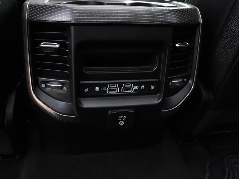 Vehicle Image 26
