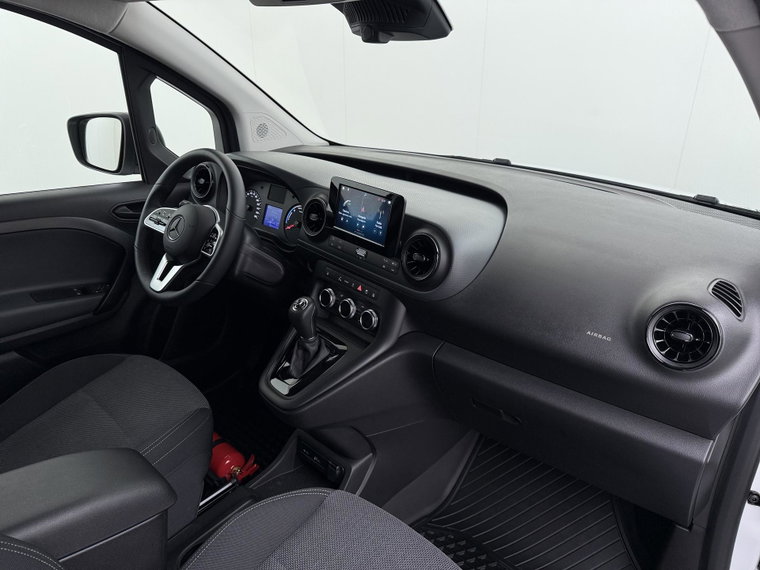 Vehicle Image 39