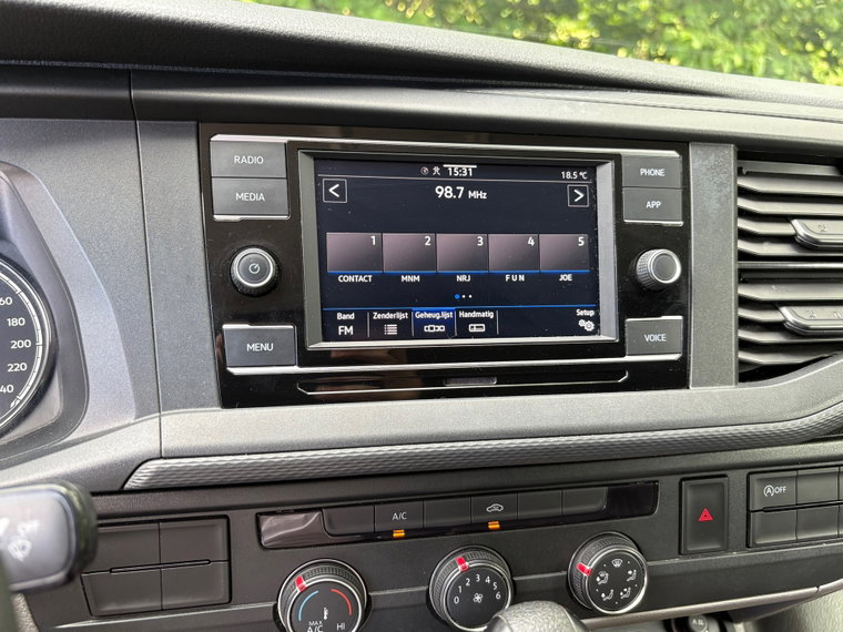 Vehicle Image 24