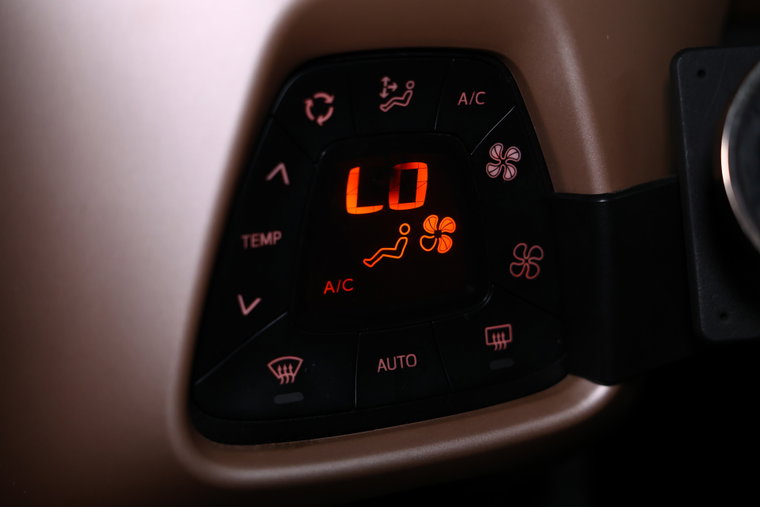 Vehicle Image 22