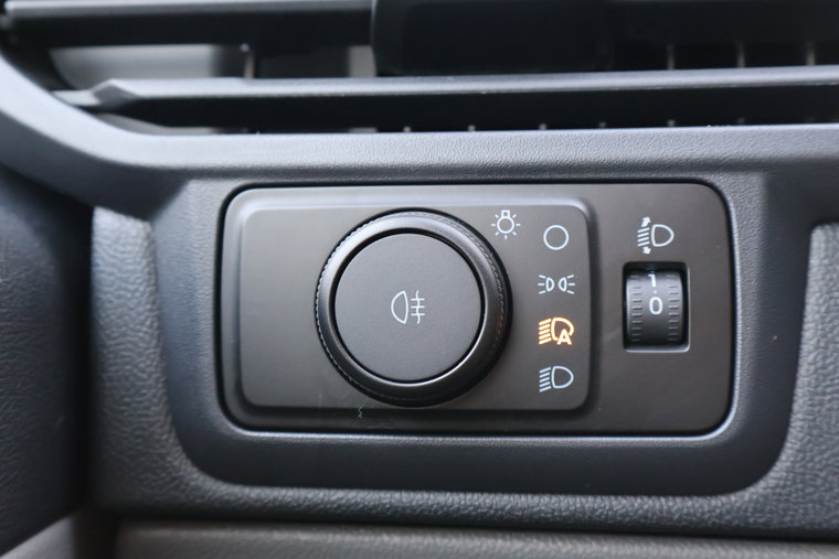 Vehicle Image 25