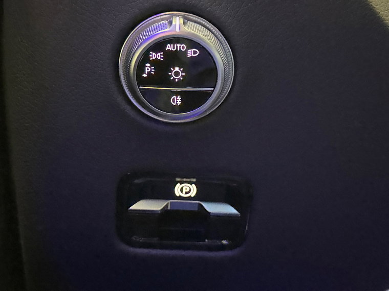 Vehicle Image 26