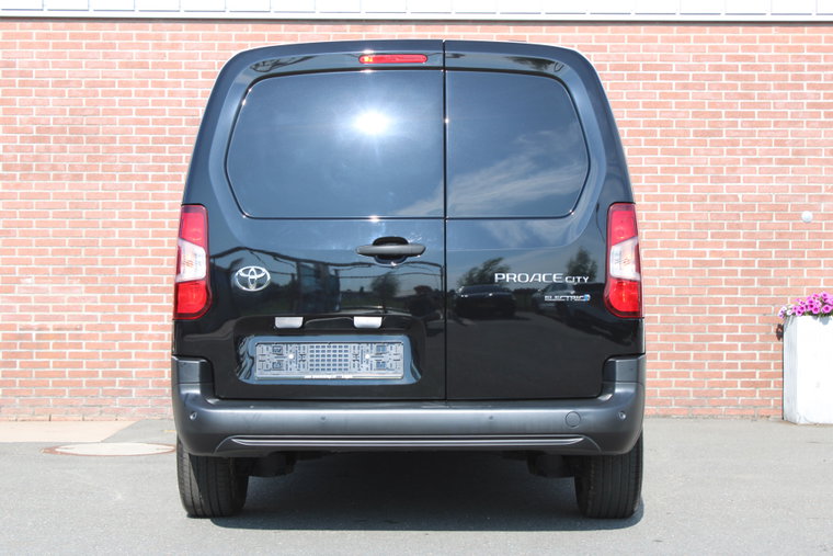 Vehicle Image 25