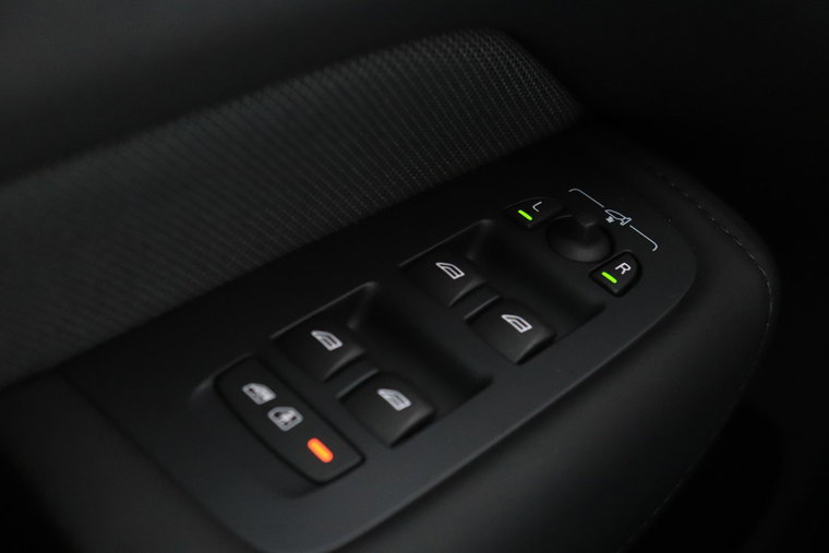 Vehicle Image 48