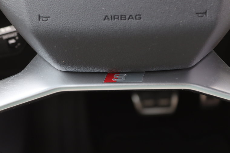 Vehicle Image 32