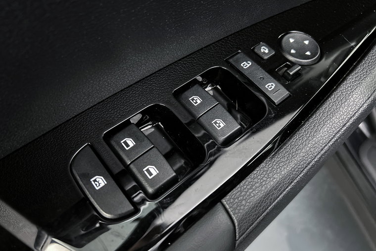 Vehicle Image 23