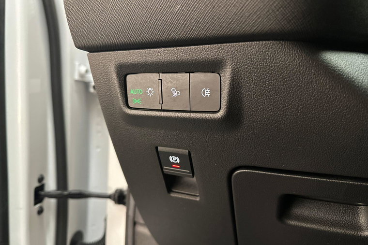 Vehicle Image 21