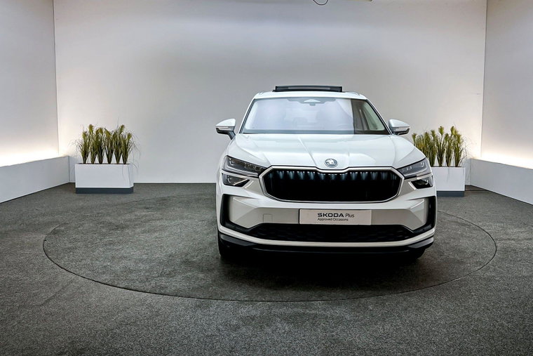 Vehicle Image 9