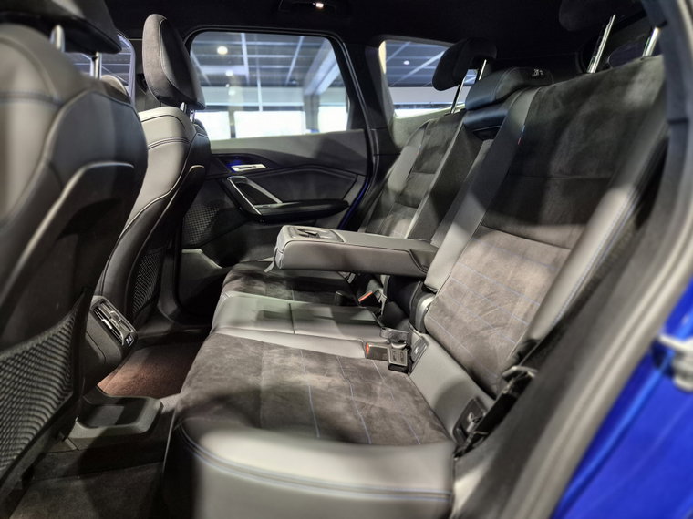 Vehicle Image 40
