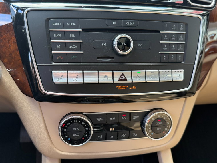 Vehicle Image 38