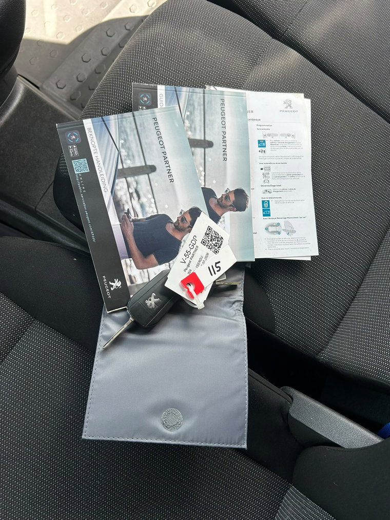 Vehicle Image 15
