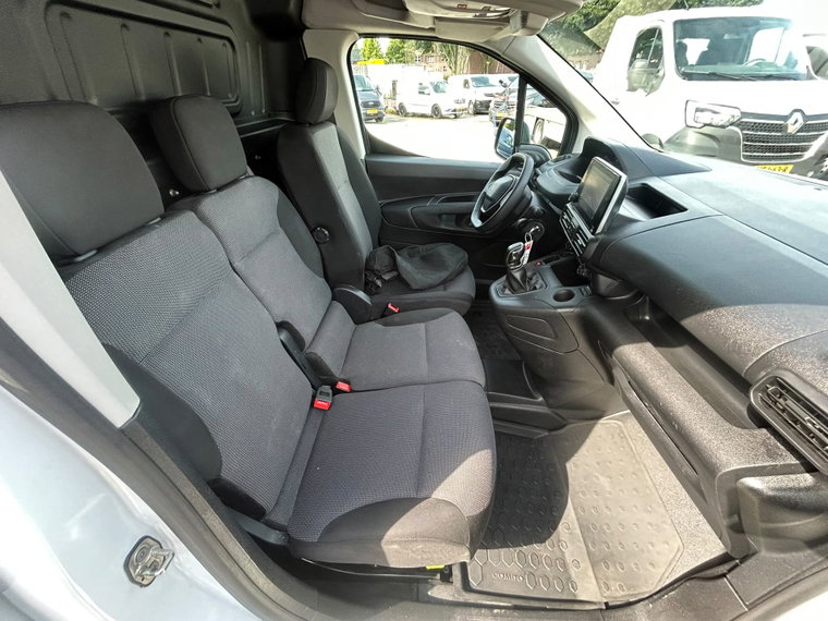 Vehicle Image 10