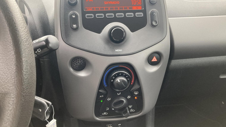Vehicle Image 15