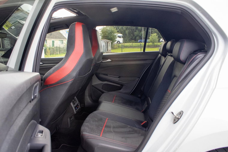 Vehicle Image 38