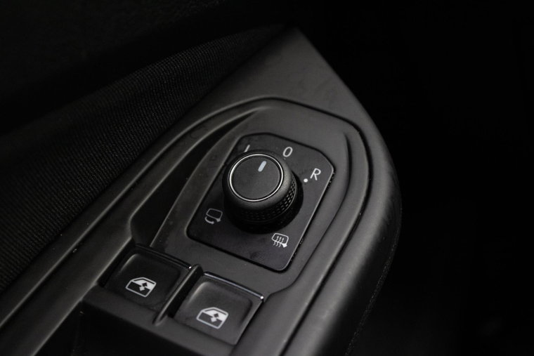 Vehicle Image 43