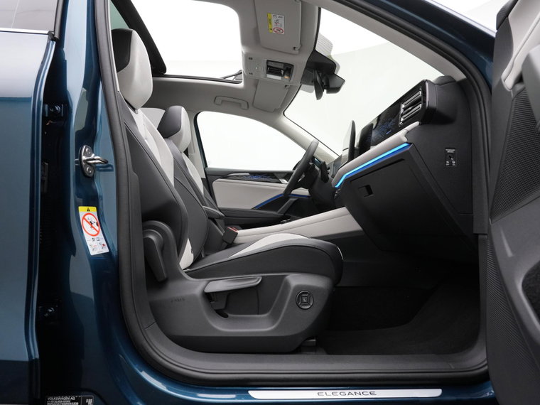Vehicle Image 33
