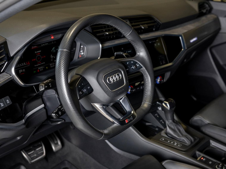 Vehicle Image 40