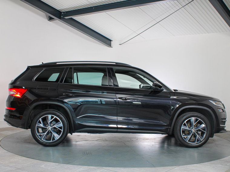 Vehicle Image 8