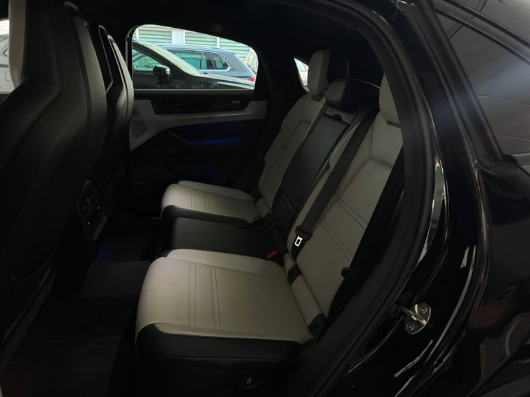 Vehicle Image 40