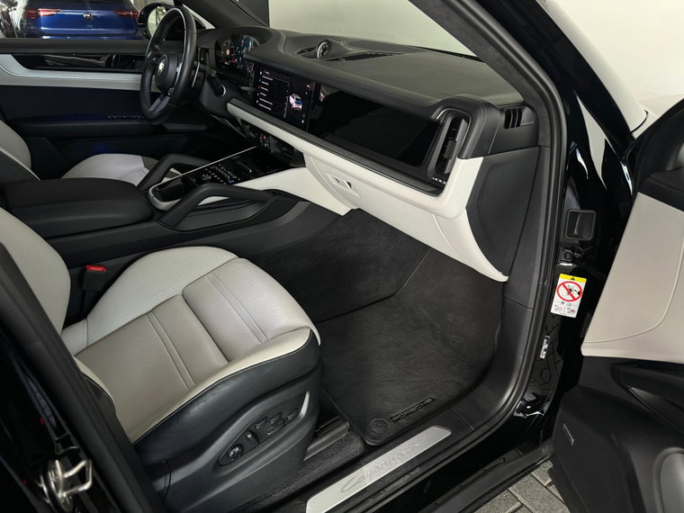 Vehicle Image 41