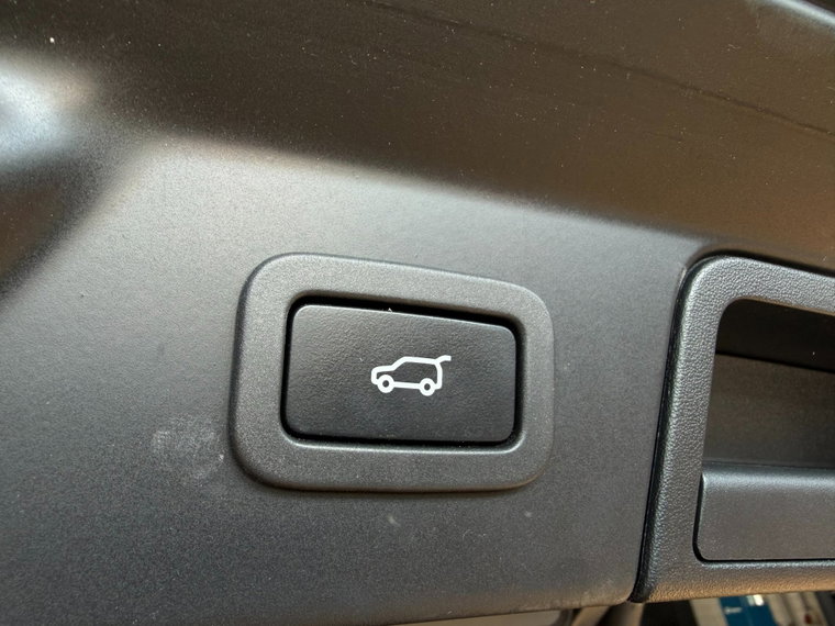 Vehicle Image 28
