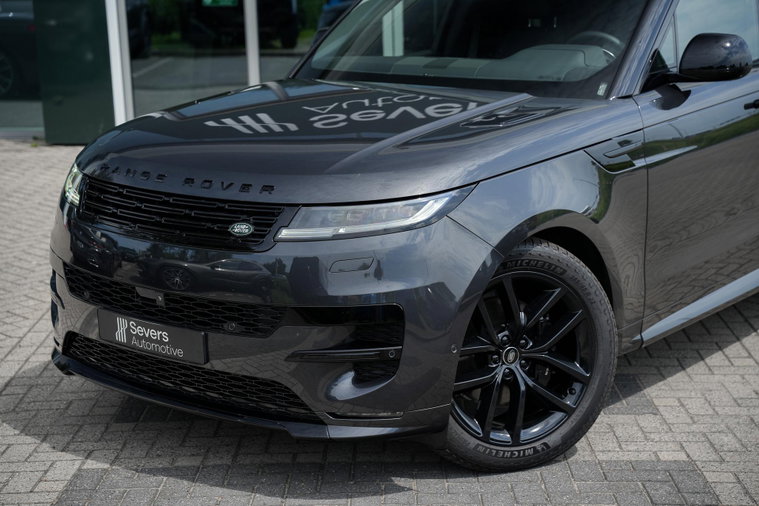 Vehicle Image 25