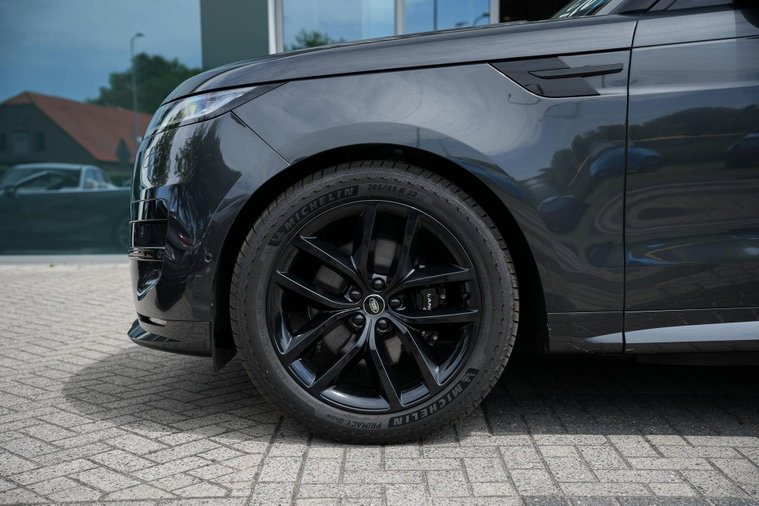Vehicle Image 7