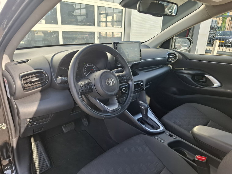 Vehicle Image 10