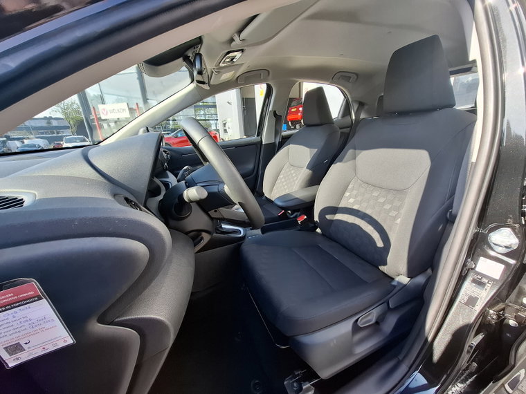 Vehicle Image 11