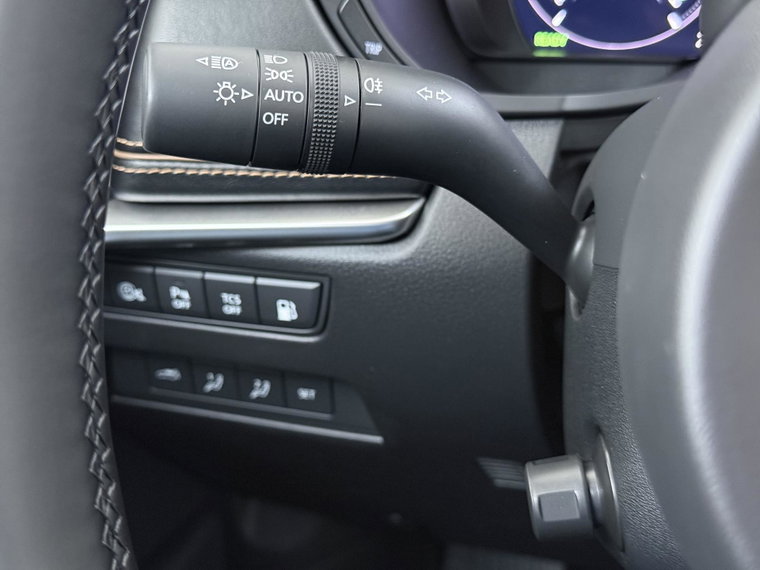 Vehicle Image 23