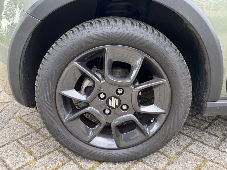 Vehicle Image 16
