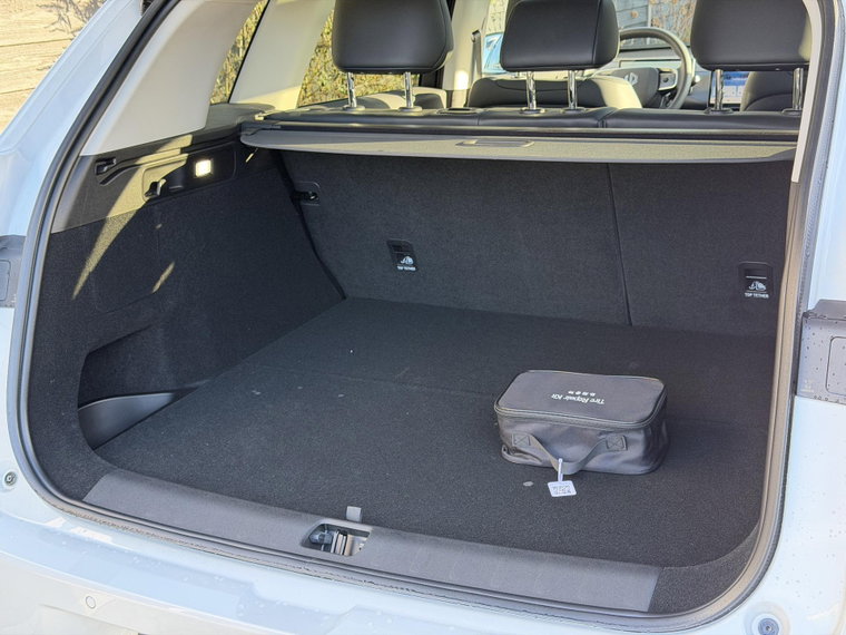 Vehicle Image 12