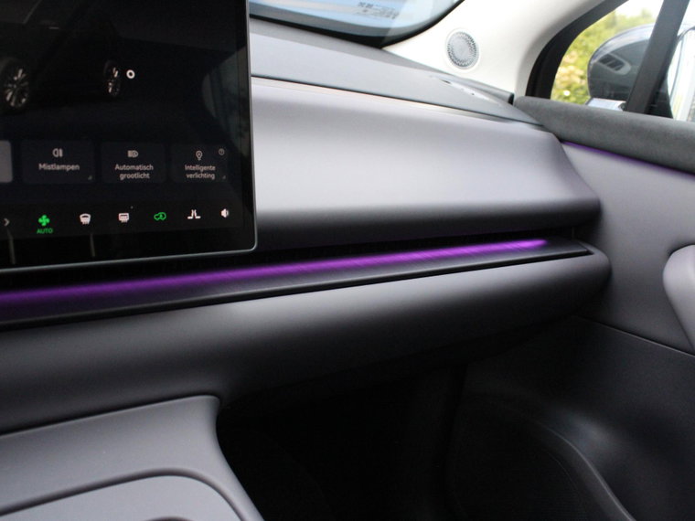 Vehicle Image 33