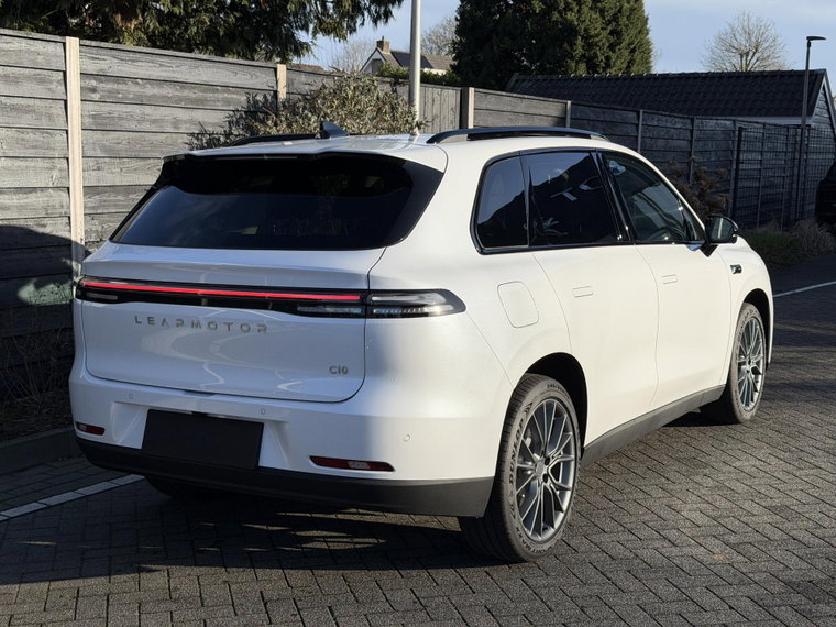 Vehicle Image 9