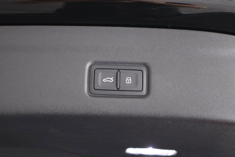 Vehicle Image 56