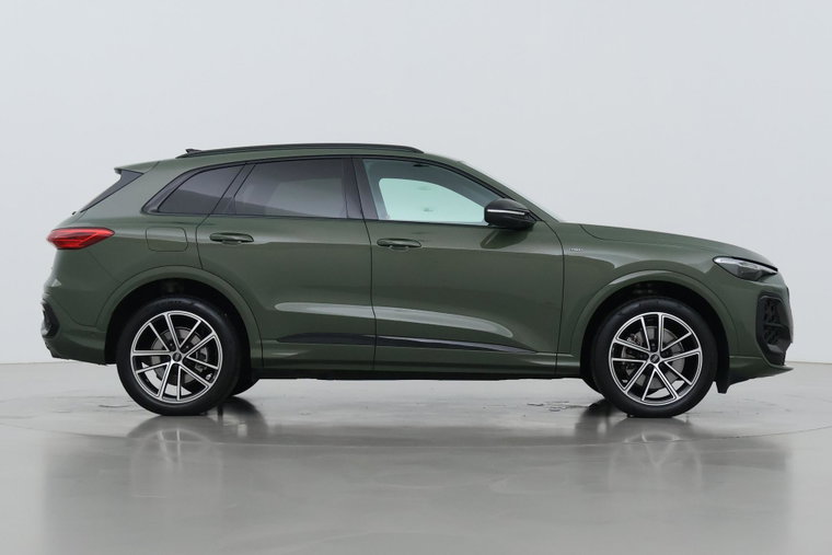 Vehicle Image 10