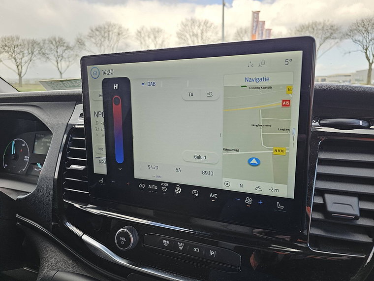 Vehicle Image 10