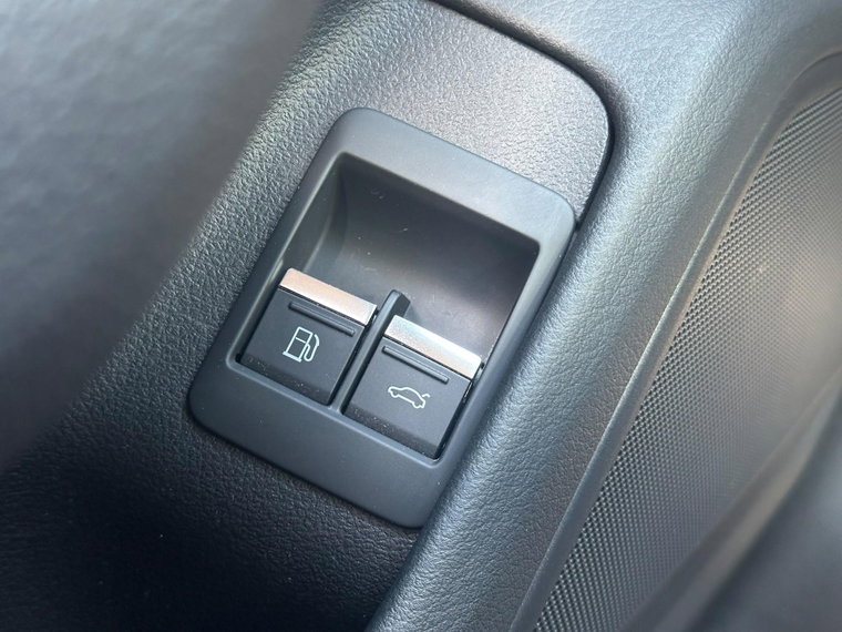 Vehicle Image 39