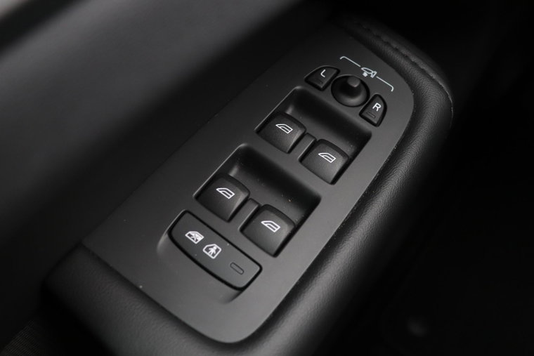Vehicle Image 42