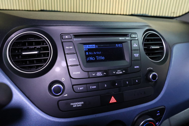Vehicle Image 16