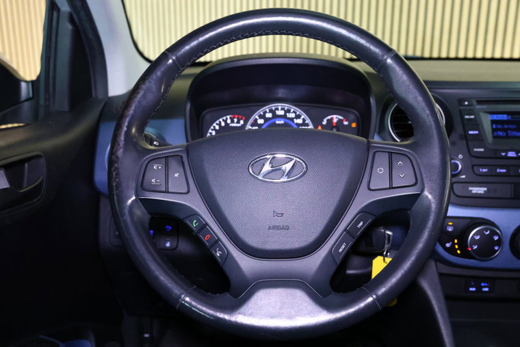 Vehicle Image 23