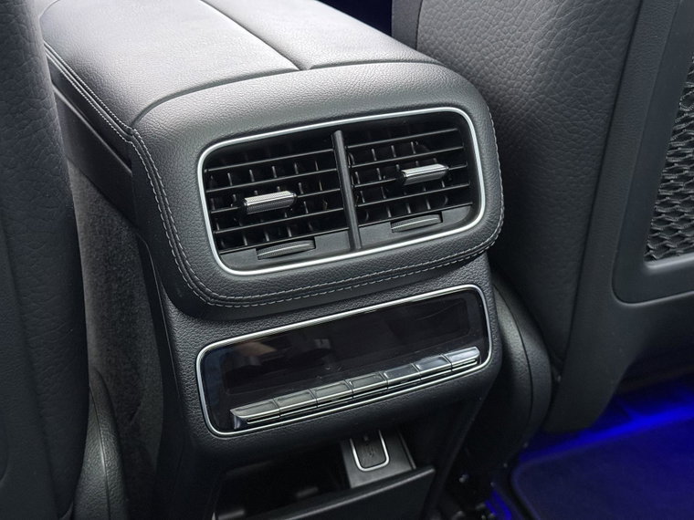 Vehicle Image 26