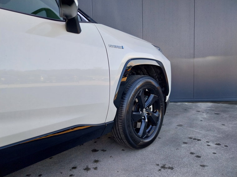 Vehicle Image 21