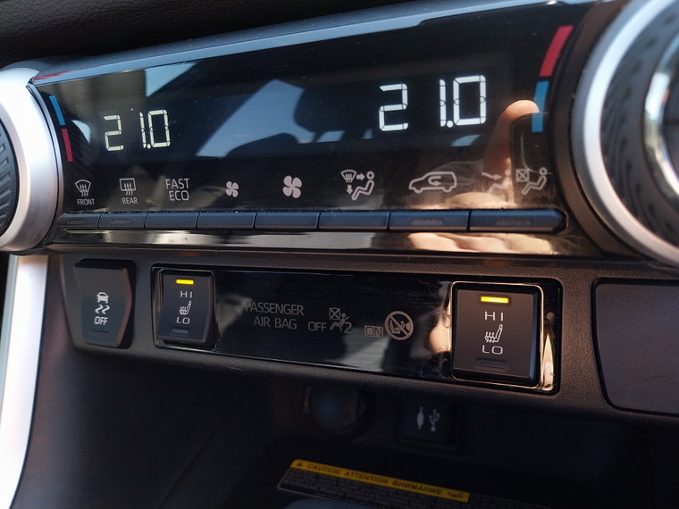 Vehicle Image 25