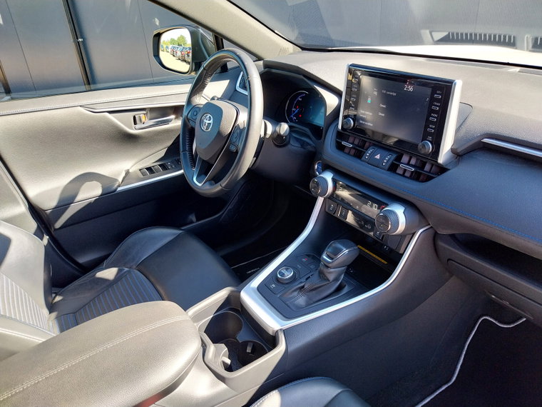 Vehicle Image 8