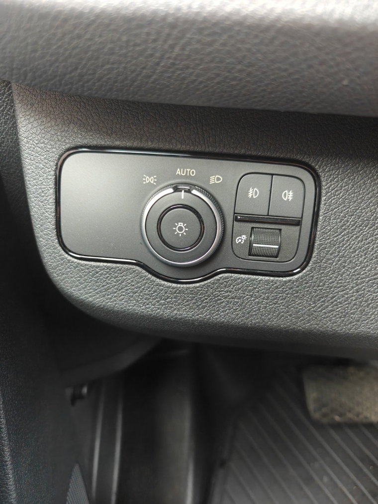 Vehicle Image 26