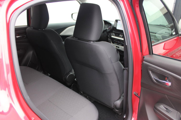 Vehicle Image 16