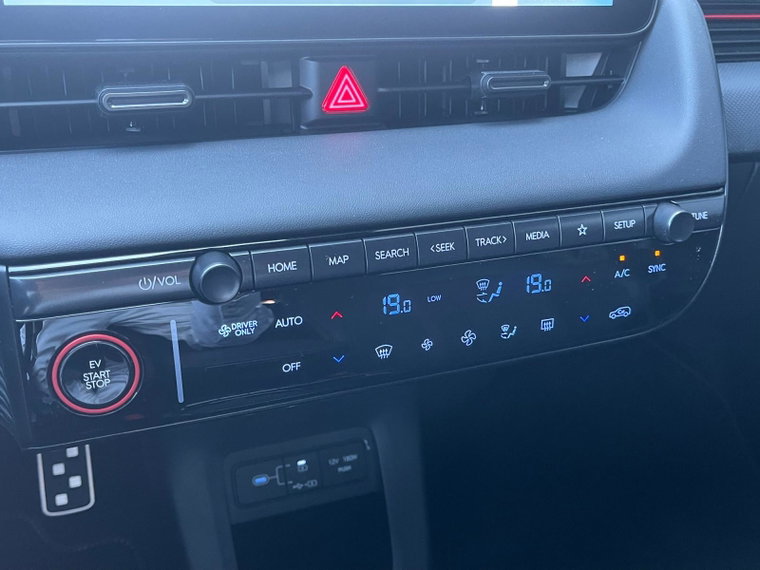Vehicle Image 27