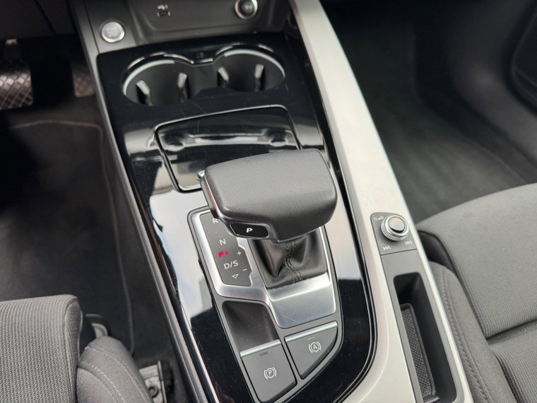 Vehicle Image 23